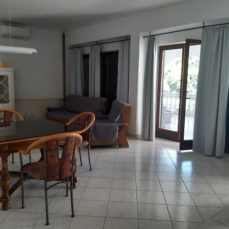 Apartment Nevija E Natale Opric Εξωτερικό φωτογραφία